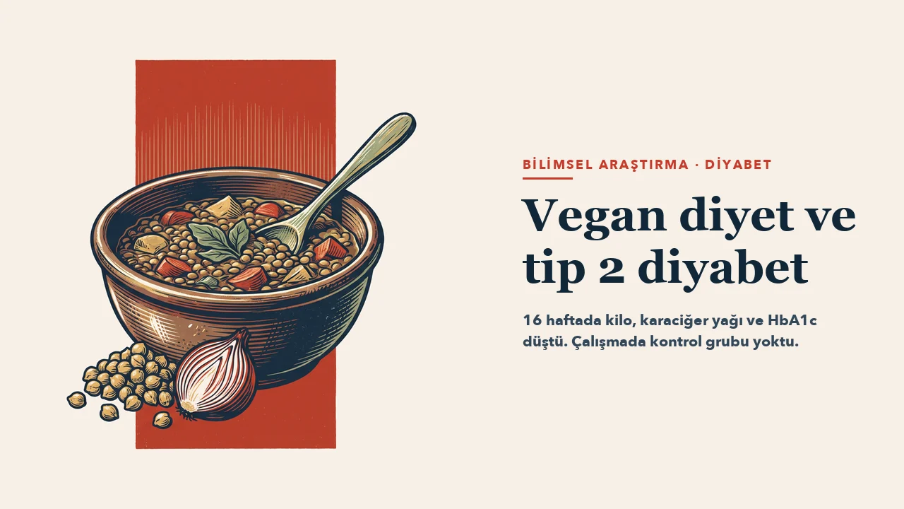 Kırmızı dikey bir bandın önünde mercimekli sebze yemeğiyle dolu toprak kase, tahta kaşık, yanında nohut ve yarım kırmızı soğan
